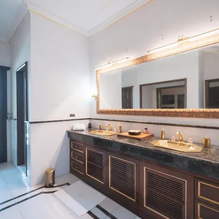 Medusa Villa *